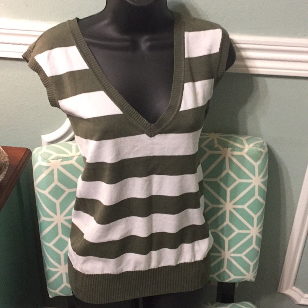 Derek Heart sweater vest